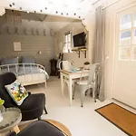 Landelijk Logeren Bij De Witte Kip 3*