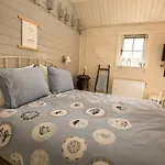 Landelijk Logeren Bij De Witte Kip 3*